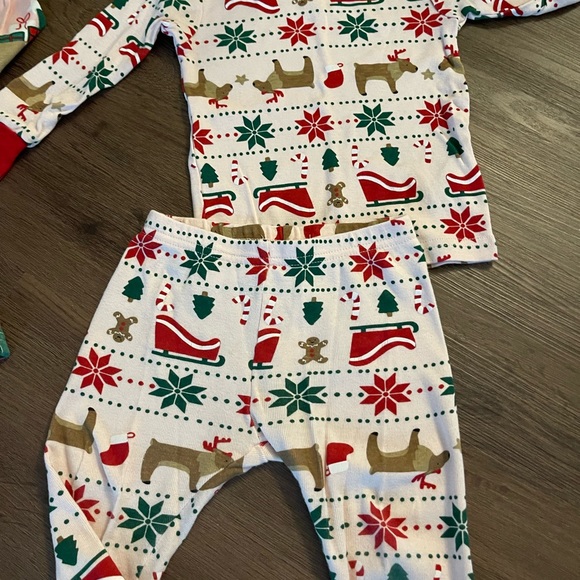 Carter’s Christmas Pajamas (Set of 2) - Picture 10 of 10